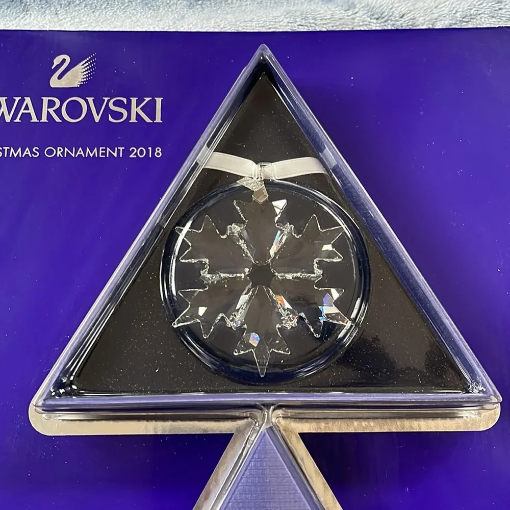 NIB Swarovski, 2018 crystal Christmas ornament annual edition - Picture 2 of 3